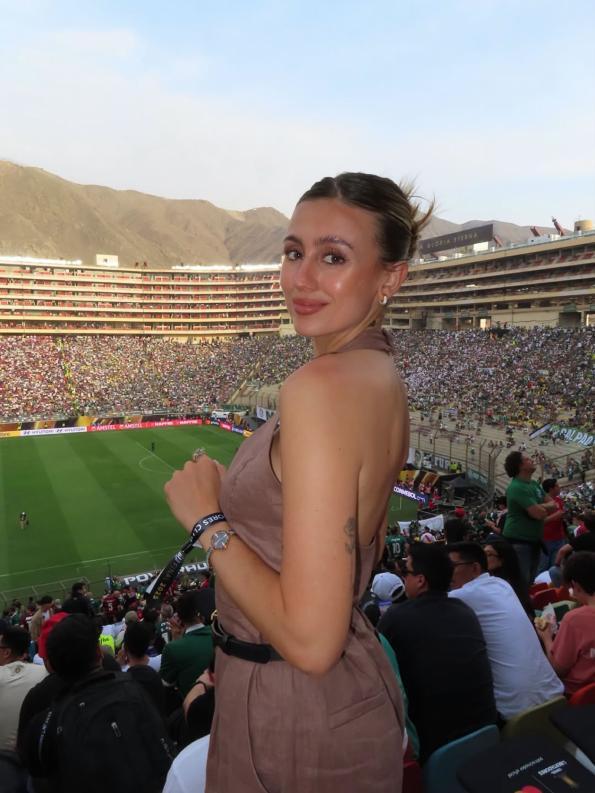 La hermosa periodista deportiva que se comprometió con reconocido futbolista de Argentina: Le dije que sí, obvio