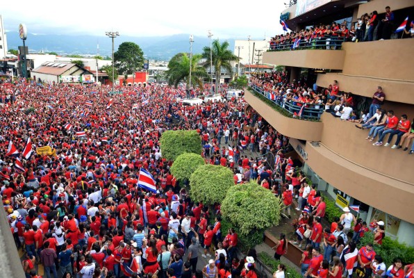 Costa Rica celebra con locura su pase histórico a cuartos de final