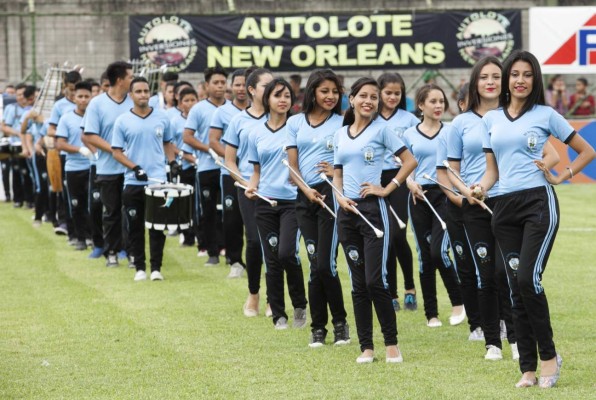 Las chicas bellas que engalanaron el clásico entre Marathón y Olimpia