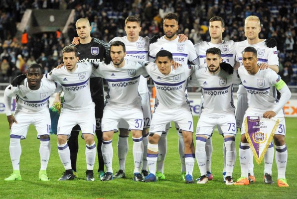 El emotivo festejo de Najar tras la clasificación a octavos en la Europa League