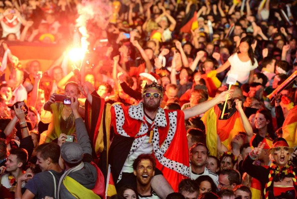 Alemanes celebran campeonato mundial