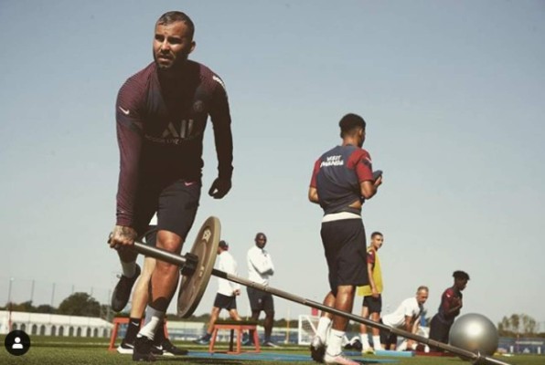 Reconciliación: Aurah Ruiz, cazada en París en una cena romántica con Jesé y explica todo