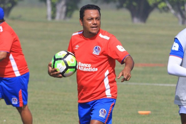 Los grandes entrenadores de Honduras que actualmente no están dirigiendo