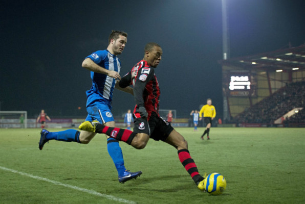 Roger brilla y Wigan avanza en la FA Cup.