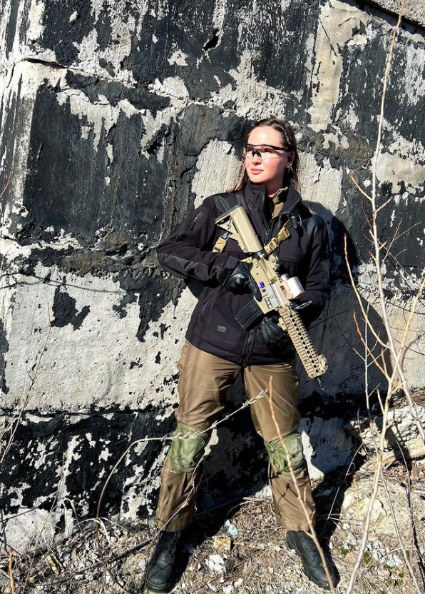 Deja los tacones y regresa al ejército: ex Miss Ucrania decide luchar por la libertad de su patria ante la invasión rusa de Putin