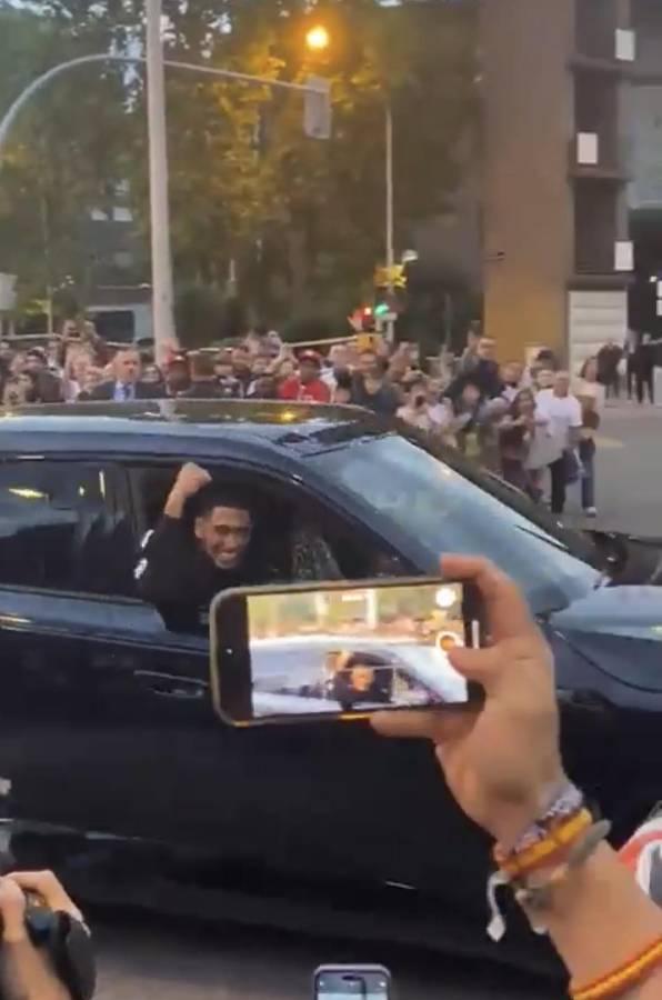 Mesurado festejo de Real Madrid, el motivo de la frustración de Xavi y el mensaje del Barcelona al campeón