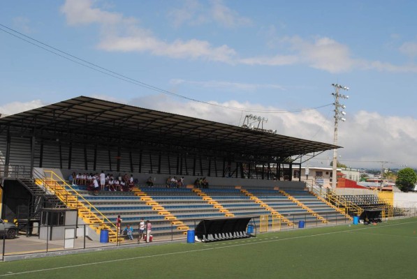 Las grandes diferencias entre los estadios de Honduras y Costa Rica