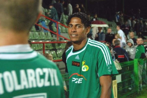 Top: Los 12 equipos en los que ha jugado Carlo Costly a lo largo de su carrera&nbsp;&nbsp;