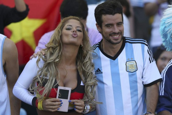 FOTOS: Así es Simone Villar, la bella paraguaya que cautivó en la Copa América