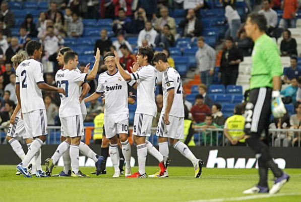 Real Madrid golea 8-0 a Millonarios.
