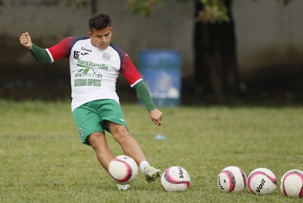 ¿Y Costly? El 11 de Marathón que mandaría Héctor Vargas para enfrentar al Olimpia