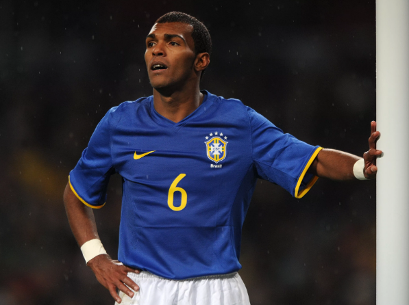 El primer futbolista brasileño en salir del clóset: ‘‘He tenido una relación con un hombre y una mujer; soy bisexual’’