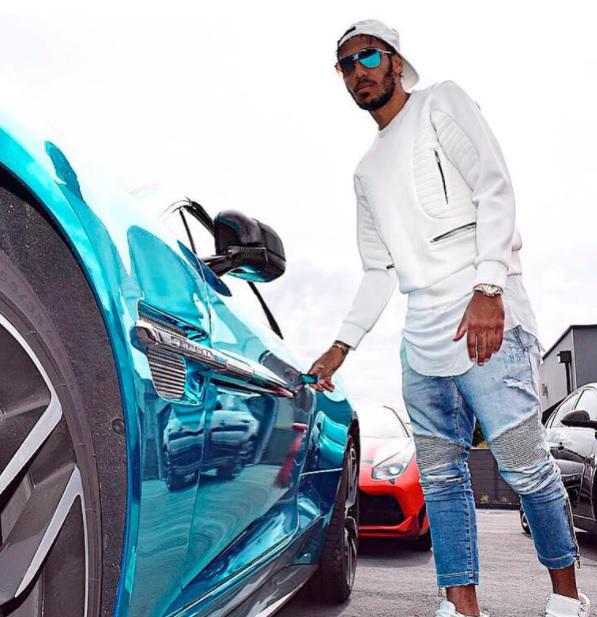 Autos, mansiones y su avión: Así es la vida de millonario de Aubameyang, el nuevo fichaje del Barcelona