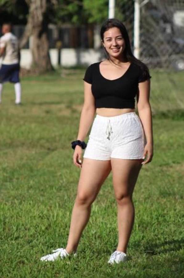 También juega al fútbol: Así es Daniella Zavala, la hermosa sampedrana que conquistó a nuevo legionario hondureño