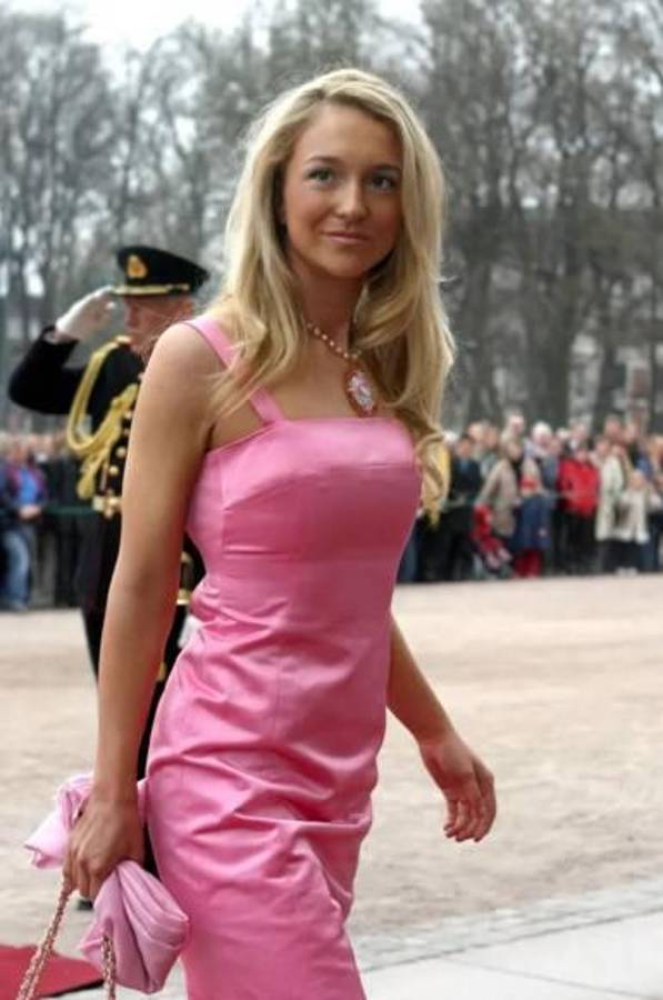 Ganó la Champions League, quería ligar con todas y envió este mismo mensaje a 15 famosas: ¿alguna hizo caso?