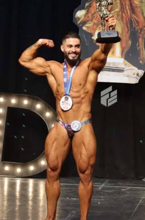 Conmoción en el fisicoculturismo: lo hallaron muerto en el baño de un bar con disparos en su cuerpo