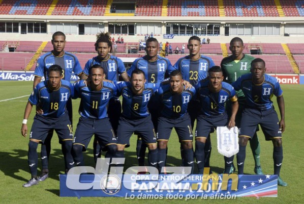 FOTOS: El rostro de Pinto y los jugadores tras el gris triunfo ante Nicaragua