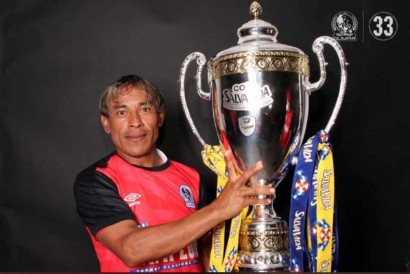 Brayan Beckeles y Javier Portillo se unen la prestigiosa lista de futbolistas con más títulos en Olimpia