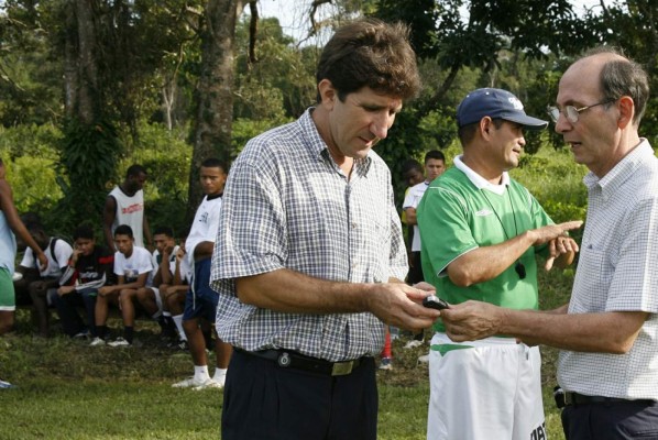 Héctor Vargas se queda sin dirigir un arranque de torneo en Honduras 9 años después