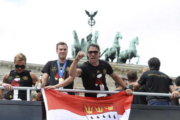 Una multitud eufórica recibe a Alemania en Berlín