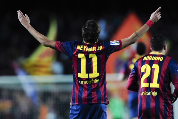 El Barcelona fulmina al Rayo y señala al City