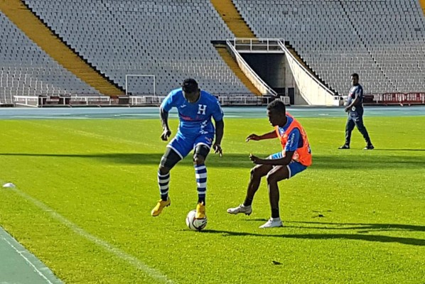 Las imágenes del entreno de Honduras en el Estadio Olímpico en Montjuïc, Barcelona