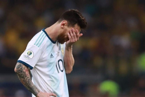 Dramático: Las dolorosas imágenes de Messi y jugadores de Argentina tras ser eliminados por Brasil en Copa América