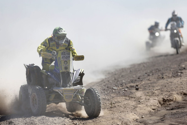 El Rally Dakar 2014 más extenso y exigente que los anteriores .