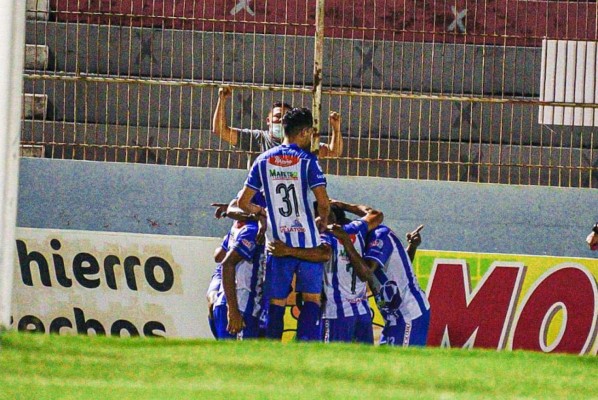 La rubia que se robó las miradas en Danlí, el júbilo en La Ceiba y el cálido abrazo de los porteros