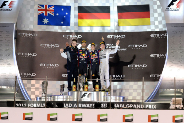 Vettel estrenó su título mundial con un aplastante triunfo.