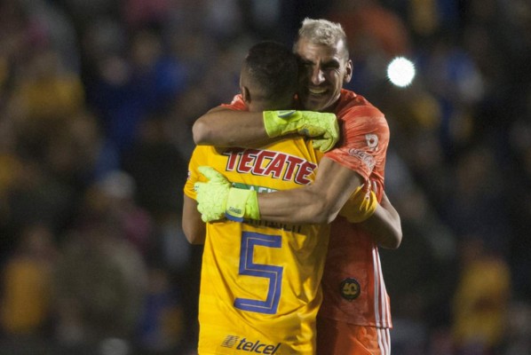 Locura del portero Nahuel Guzmán, festejo de Gignac y caras tristes en Alianza