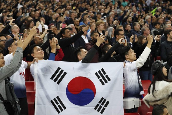 No se vio por tv: La pelea de Vidal y la típica de Messi en Wembley
