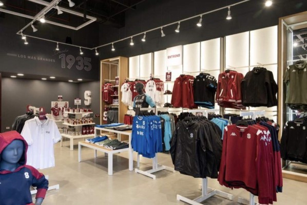 ¿Y los clubes de Honduras? El Saprissa de Costa Rica abre tres nuevas tiendas oficiales