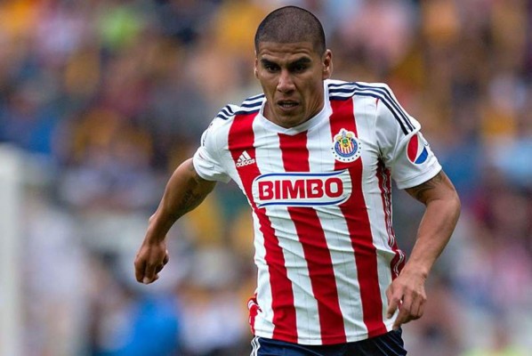 Filtran material del mexicano Carlos Salcido complaciéndose él mismo