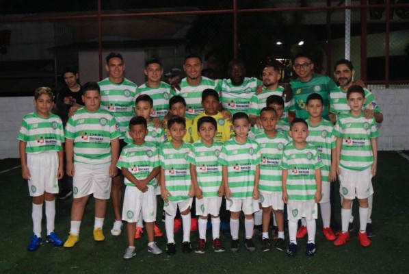 Emilio Izaguirre inaugura una academia del Celtic de Escocia en Honduras
