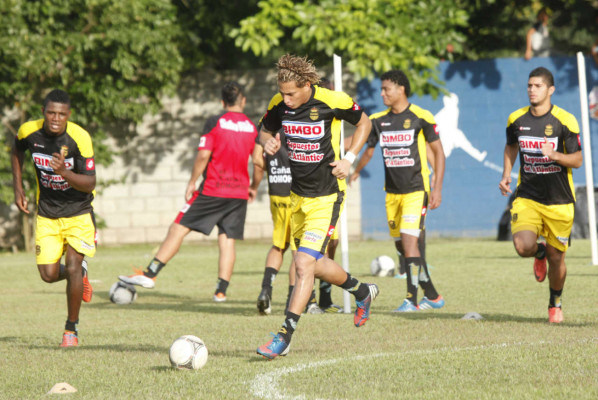 Presentan a Pepe Treviño y realiza su primer entrenamiento con Real España.