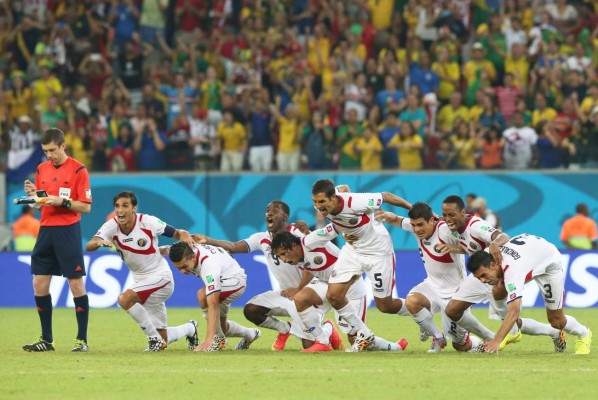 Costa Rica celebra con locura su pase histórico a cuartos de final