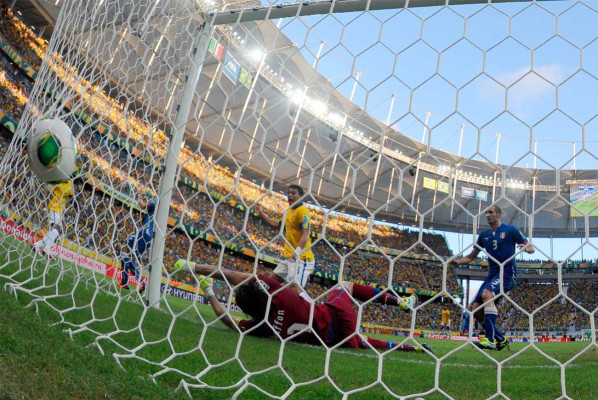 Brasil vs Italia por Copa Confederaciones.