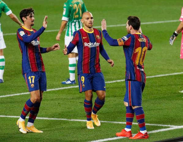 Fue compañero de Messi y revela: “Convivir con él fue raro, me saludaba con un beso, pero después me acostumbré”