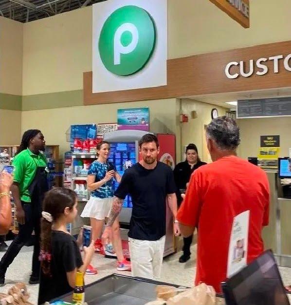 Messi haciendo compras en un supermercado de Miami: así fue captado con Antonela como cualquier simple mortal