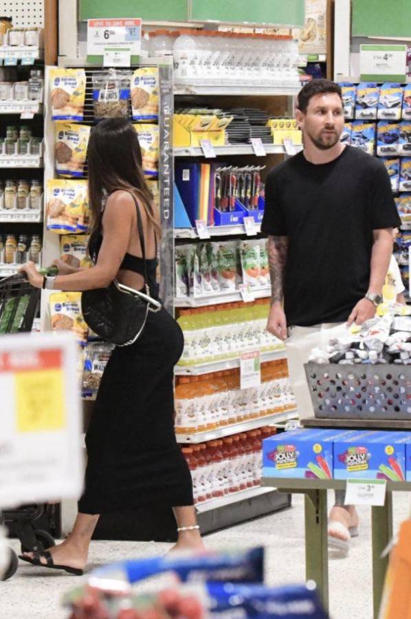 Messi haciendo compras en un supermercado de Miami: así fue captado con Antonela como cualquier simple mortal