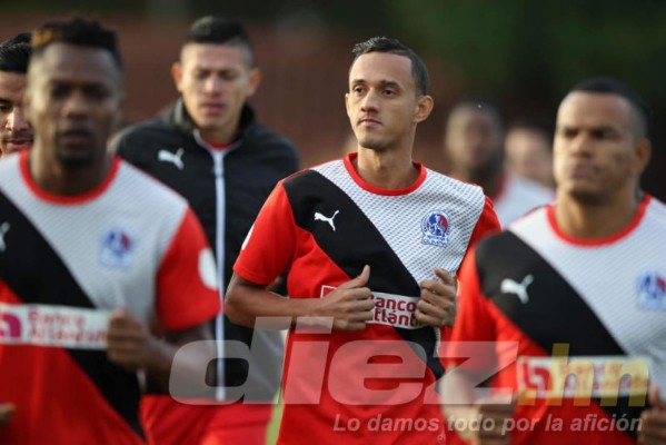 Las caras nuevas en el primer entreno del Olimpia y los grandes ausentes