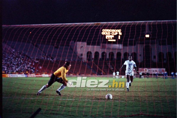 TOP: 15 fotos inolvidables fotos de los duelos Honduras-Estados Unidos