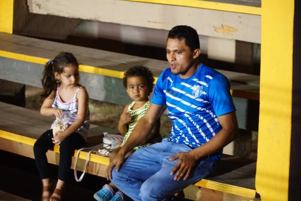 Ñangui Cardona aparece en el Micheletti pero vendiendo baleadas