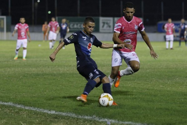 ¿Cómo será el 11 titular de Platense con Carlo Costly y sus fichajes ante Motagua?