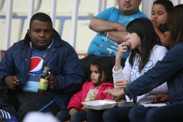Ambiente en el partido Motagua-Marathón