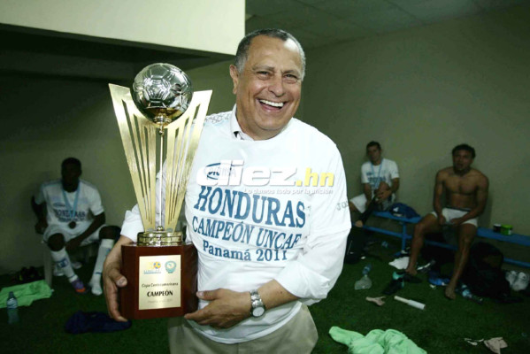 Postales Honduras Campeón Copa Uncaf 2011.