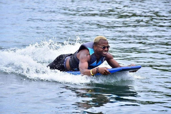 ¡Besos de delfines y buena compañía! Así recargan baterías los jugadores de la Selección de Honduras