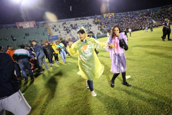 Las otras imágenes que dejó de la trágica noche en el Estadio Nacional de Tegucigalpa