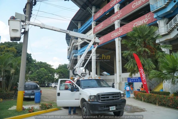 El estadio Olímpico lucirá sus mejores galas para juego ante EUA; reparan calles de acceso y se está señalizando